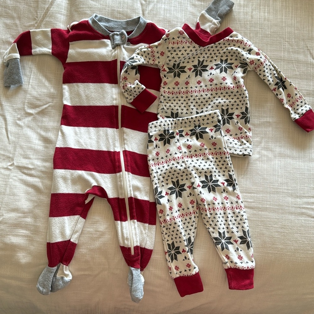 Burt’s Bees Christmas pj set 3-6 mo